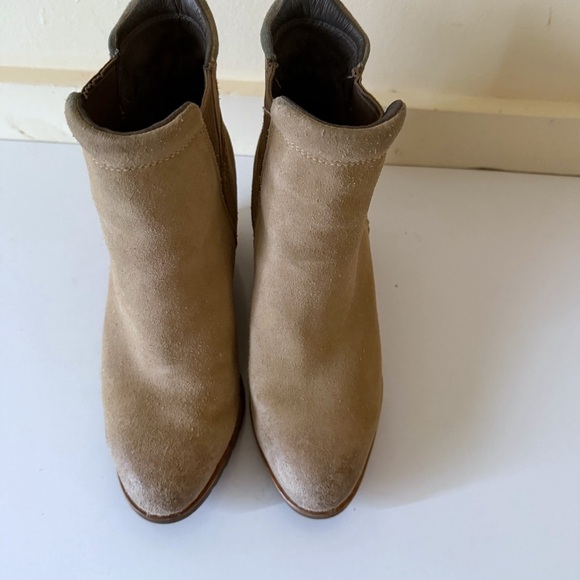 Sorel After Hours Chelsea Wedge Ankle Boots Tan Beige Suede Sz 7 - Picture 6 of 11